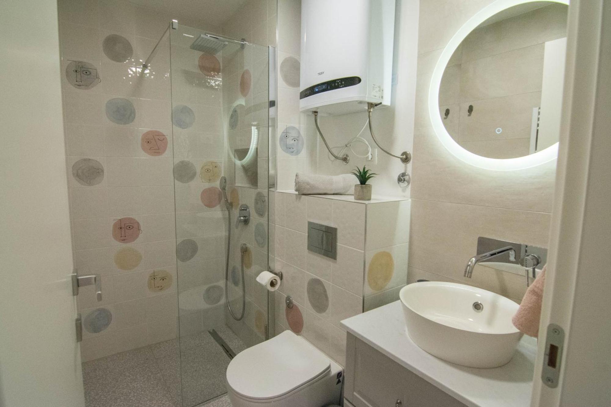 Romiru Rooms And Studio Apartment Split Dış mekan fotoğraf