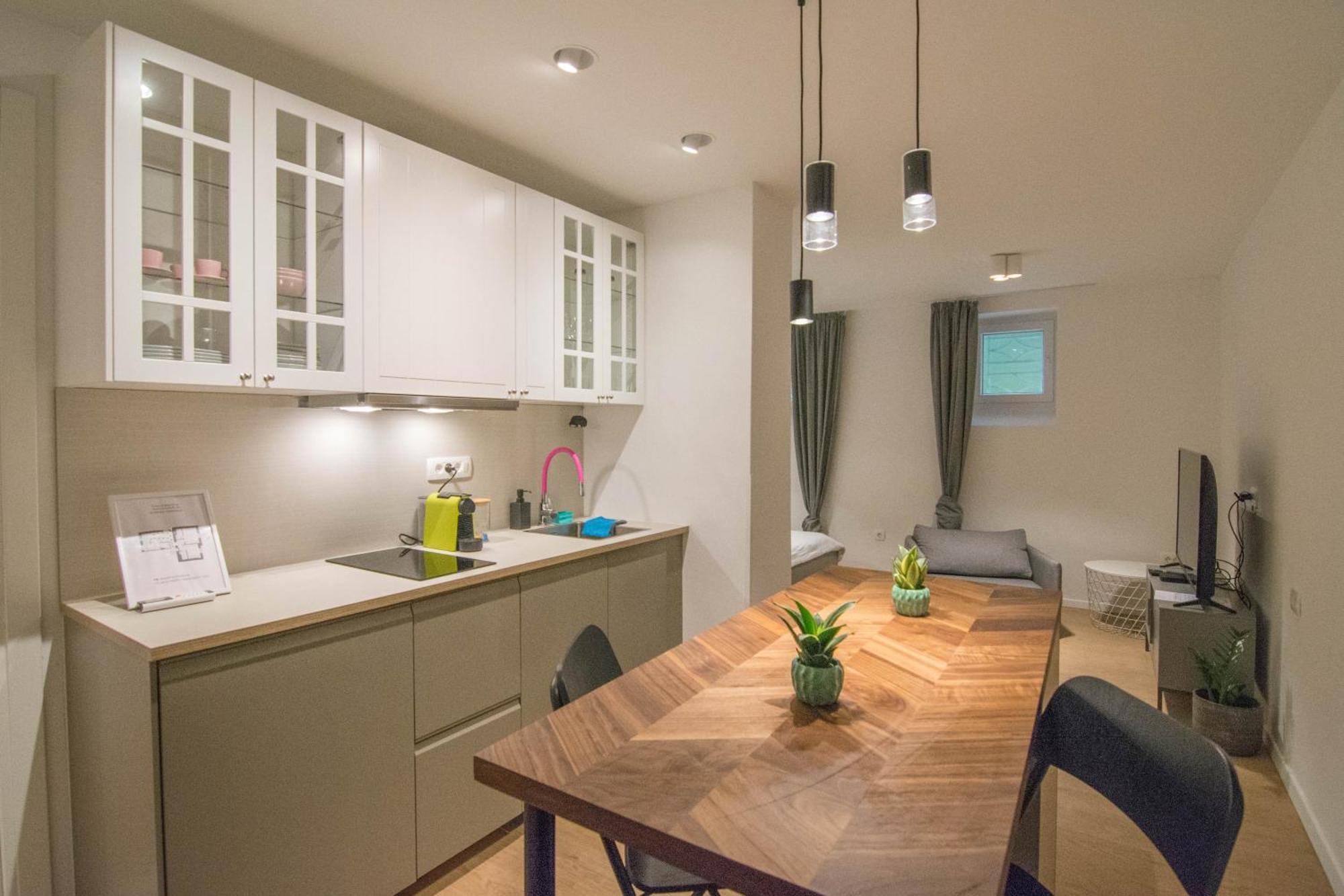 Romiru Rooms And Studio Apartment Split Dış mekan fotoğraf